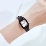 SKMEI 1651 Slim Analog Silicone Strap Casual Men's Watch – Dial Color: White, Strap Color: Black – Thumbnail 2
