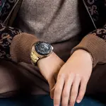 SKMEI 1370 Dual Time Premium Stainless Steel Sporty Men's Watch – Dial Color: Black, Strap Color: Gold  – Thumbnail 3