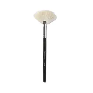 Morphe M310 Large Soft Fan Highlighter Makeup Brush