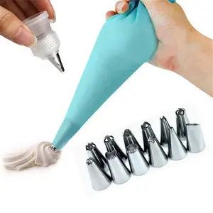 Cake decorating 12 Piece Set For Bakery Cake Maker tools