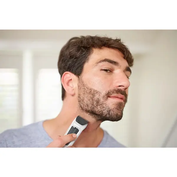 Philips MG3721/65 Multigroom 7-in-1 Hair and Body Trimmer  – View 3