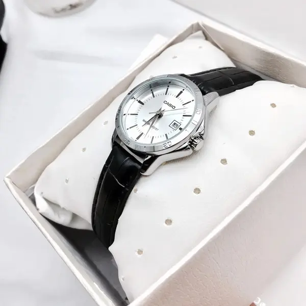 CASIO LTP-V004L-1AUDF Classic Leather Strap Stainless Steel Women's Analog Quartz Watch – Dial Color: White, Strap Color: Black – View 5