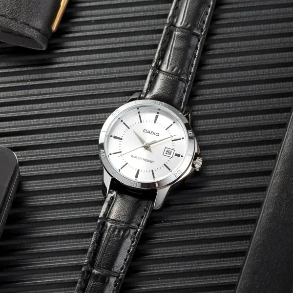 CASIO LTP-V004L-1AUDF Classic Leather Strap Stainless Steel Women's Analog Quartz Watch – Dial Color: White, Strap Color: Black – View 6
