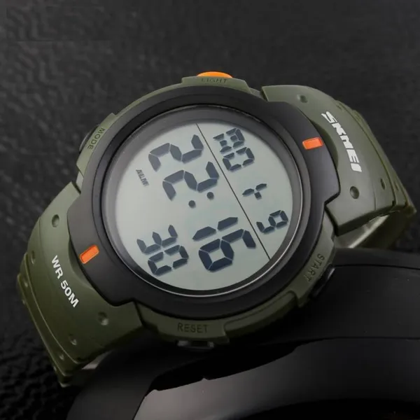 SKMEI 1560 Sport Electronics Digital Fitness Men's Watch – Dial Color: White, Strap Color: Green – View 4