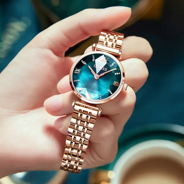 OLEVS 6642 Prisma Rose Gold Luxury Diamond Women’s Quartz Analog Watch – Dial Color: Green, Strap Color: Rose Gold – View 3
