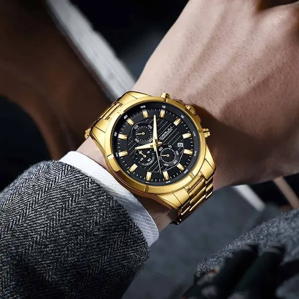 CRRJU 2308 Luxury Redefined Stainless Steel Analog Quartz Men's Watch – Dial Color: Black, Strap Color: Gold  – View 4