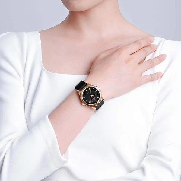Naviforce NF5051 Comfortable Silicone Quartz Casual Fashion Women's Watch – Dial Color: Black, Strap Color: Black – View 3