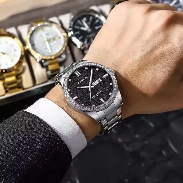 CRRJU 5008 Stainless Steel Quartz Function Classic Fashion Men's Watch – Dial Color: Black, Strap Color: Silver – View 2