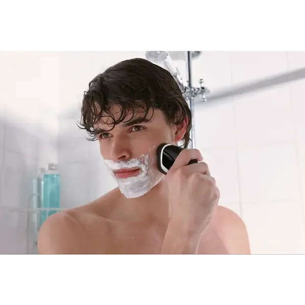 Philips AT610/14 AquaTouch Shaver For Men – View 3