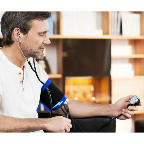 Microlife BP AG1-20 Basic Aneroid Sphygmomanometer Blood Pressure Kit – View 3
