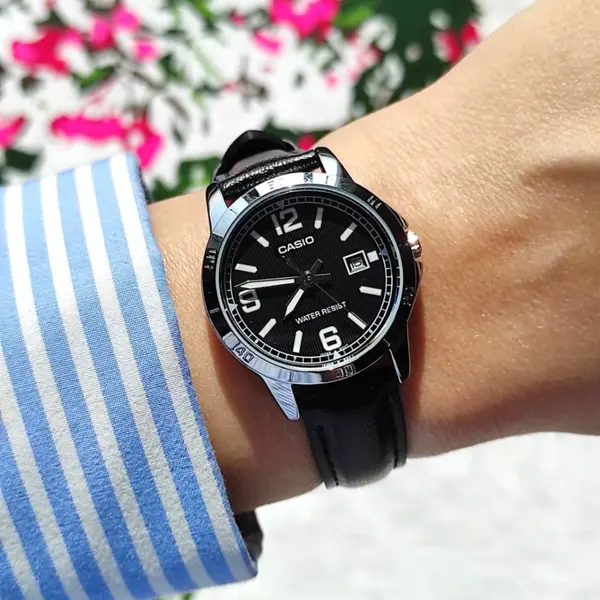 CASIO MTP-V004L-1BUDF Classic Leather Strap Stainless Steel Men's Analog Quartz Watch – Dial Color: Black, Strap Color: Black – View 3