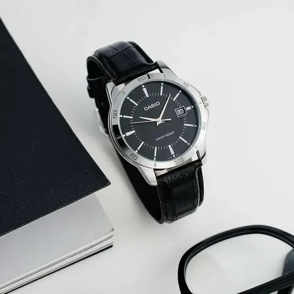 CASIO LTP-V004L-1AUDF Classic Leather Strap Stainless Steel Women's Analog Quartz Watch – Dial Color: Black, Strap Color: Black – View 3