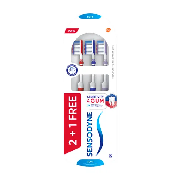 Sensodyne Sensitivity & Gum Toothbrush Family Pack 3 Pieces – View 1
