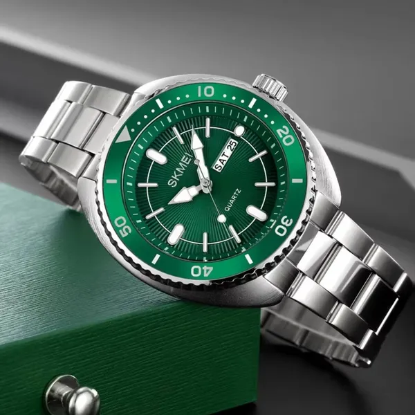 SKMEI 2256 Classic Luxury Japanese Quartz Stainless Steel Men's Watch – Dial Color: Green, Strap Color: Silver – View 3