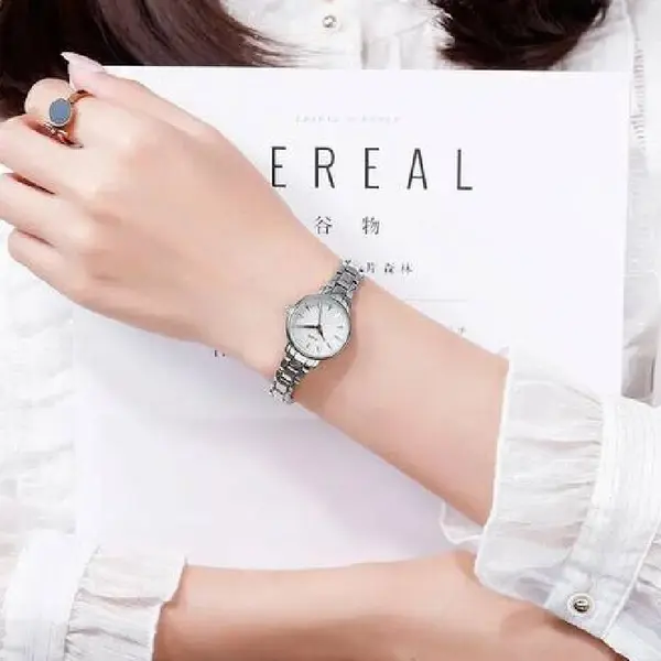 SKMEI 1410 Elegant Quartz Stainless Steel Women's Watch – Dial Color: White, Strap Color: Silver – View 3