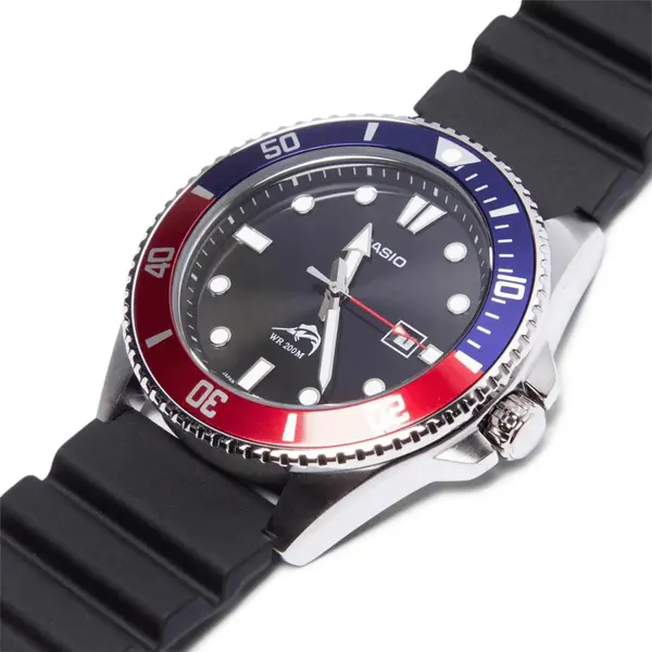 Casio MDV106B-1A1VCF Duro Submariner Marlin Anti-reverse Bezel Chronograph Diver's Quartz Watch – Dial Color: Red, Strap Color: Black – View 2