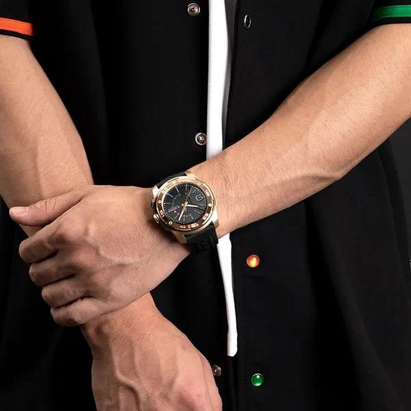 Naviforce 7112T Waterproof Comfortable Silicone Strap Quartz Sports Men Watch – Dial Color: Brown, Strap Color: Black – View 2