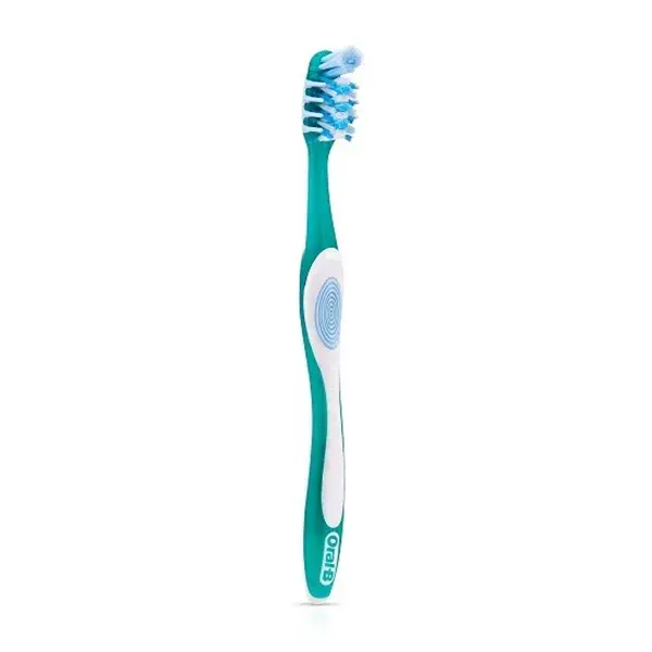 Oral-B Pro Health Crisscross Medium Deep Cleaning Toothbrush – View 2
