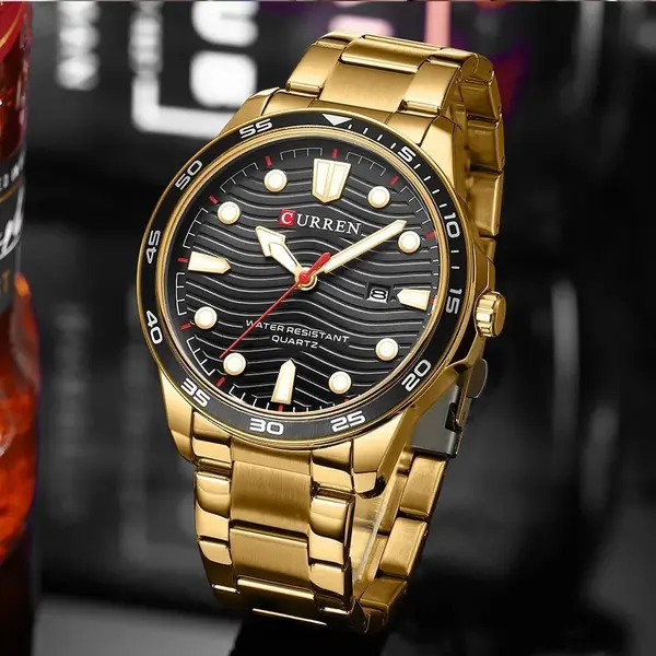 Curren 8426 Stainless Steel Analog Simple Classic Men's Watch – Dial Color: Black, Strap Color: Gold – View 3