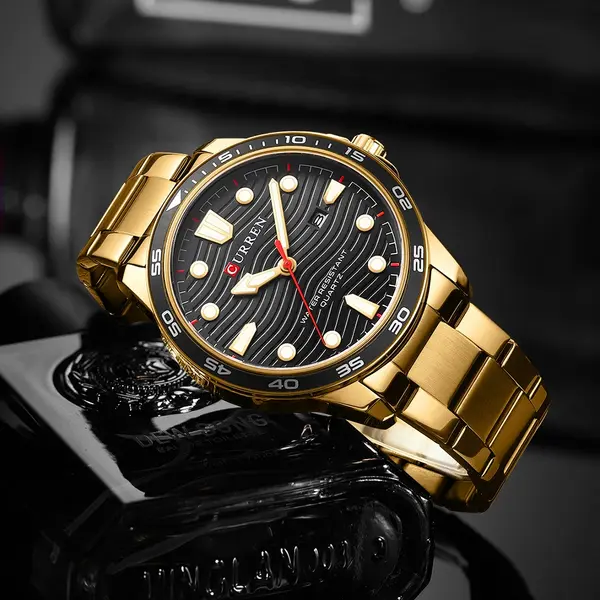 Curren 8426 Stainless Steel Analog Simple Classic Men's Watch – Dial Color: Black, Strap Color: Gold – View 4