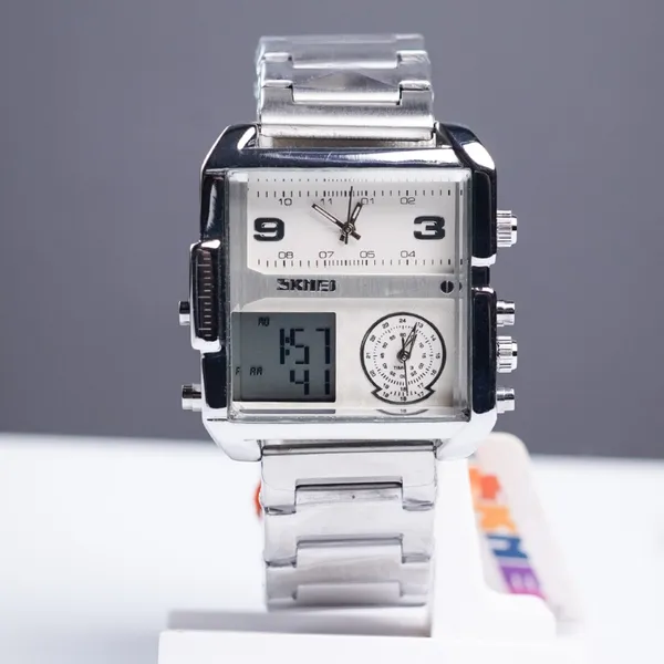 SKMEI 1584 Quartz Digital Luxury Business Wrist Men's Watch – Dial Color: Silver, Strap Color: Silver – View 3