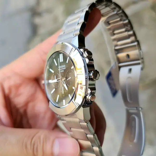CASIO MTP-E500D-1AV Heavy Duty Stainless Steel Silver Waterproof Chronograph Men's Watch – Dial Color: Black, Strap Color: Silver – View 6