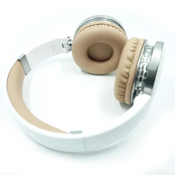 Havit HV-H2582BT Stereo Over-Head Bluetooth Headphone – Color: White – View 2