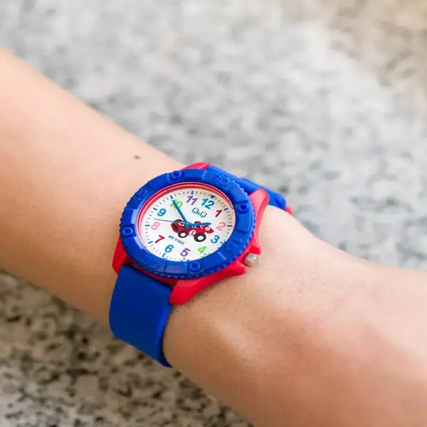 Q&Q VQ96J023Y Analog Style Silicone Strap Kids Watch – View 5