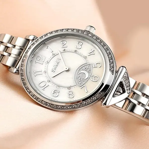 SKMEI 1658 Star Moon Dial Design Ladies Wristwatch – Dial Color: White, Strap Color: Silver – View 3