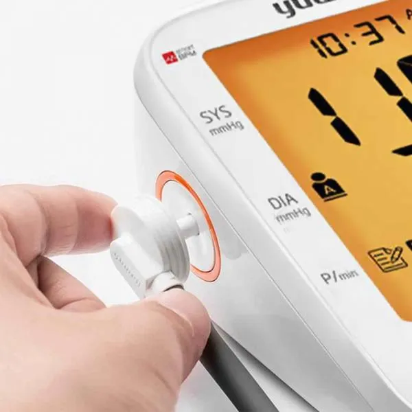 Yuwell YE680B Digital LCD screen Blood Pressure Monitor – View 3