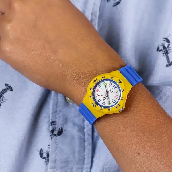 Q&Q VR19J011y Analog Style Silicone Strap Kids Watch – View 3