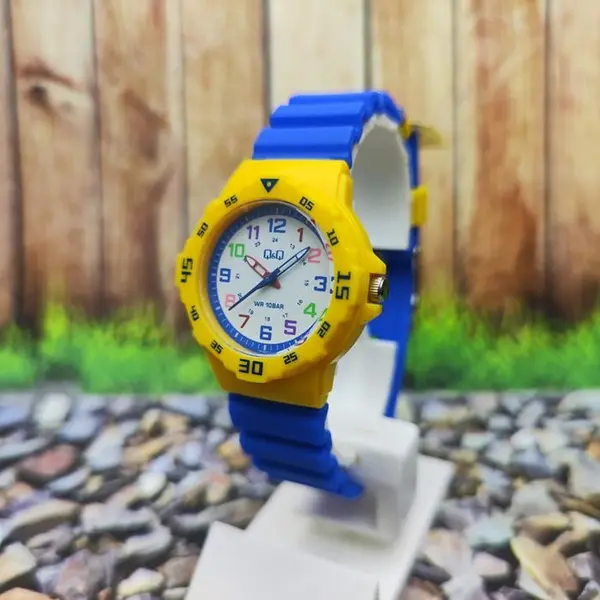 Q&Q VR19J011y Analog Style Silicone Strap Kids Watch – View 4
