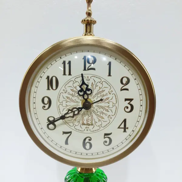 Retro Style Quartz Clock Classic Metal Table Clock – View 3