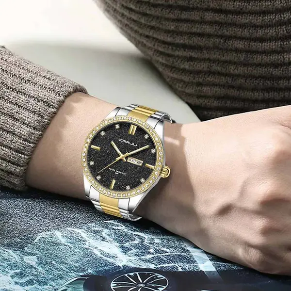 CRRJU 5008 Stainless Steel Quartz Function Classic Fashion Men's Watch – Dial Color: Black, Strap Color: Gold  – View 3