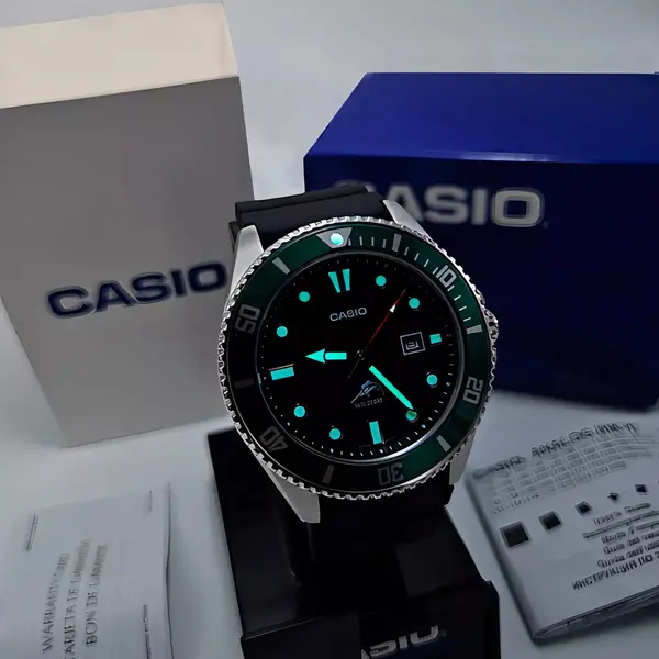 Casio MDV106B-1A1VCF Duro Submariner Marlin Anti-reverse Bezel Chronograph Diver's Quartz Watch – Dial Color: Green, Strap Color: Black – View 4