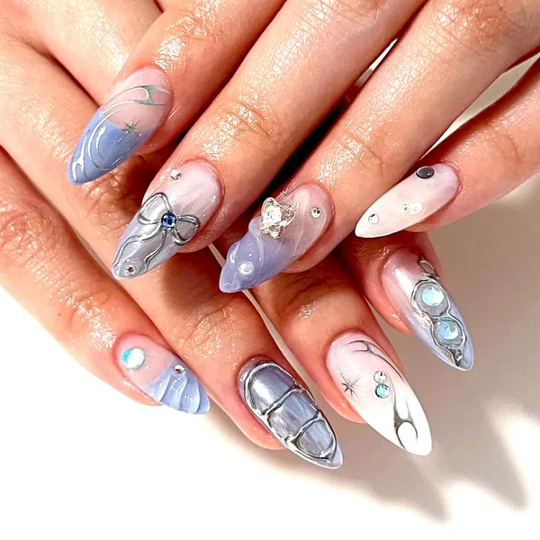24Pcs Long Sea Shell Mermaid Paerl Artificial Nails – View 1