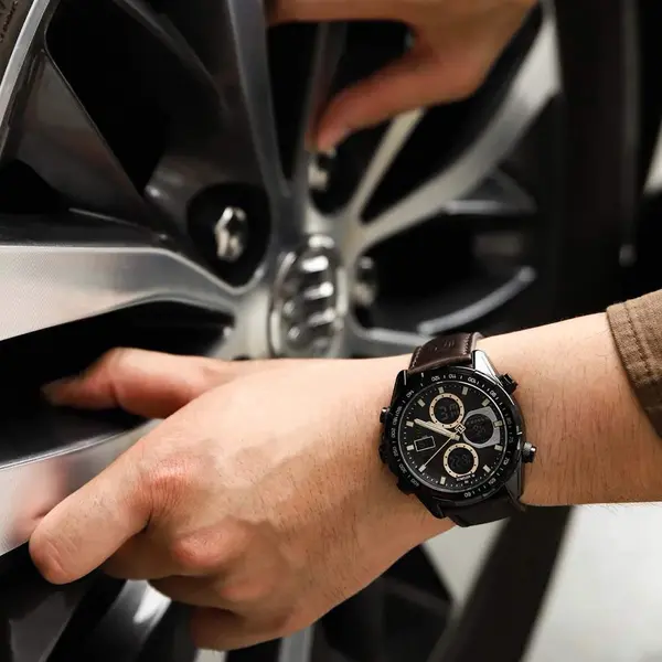 Naviforce NF9197L Comfortable Genuine Leather Strap Dual Display Sport Men's Watch – Dial Color: Black, Strap Color: Brown – View 6