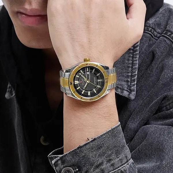 Naviforce NF9210 Luxury Stainless Steel Quartz Analog Men's Watch – Dial Color: Black, Strap Color: Gold – View 4