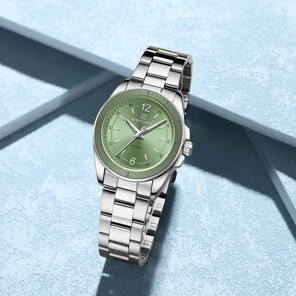 NAVIFORCE NF5062 Polygon Waterproof & Stainless Steel Strap Men's Watch – Dial Color: Green, Strap Color: Silver – View 2